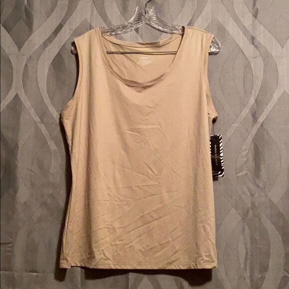 Women’s Top - Picture 1 of 3